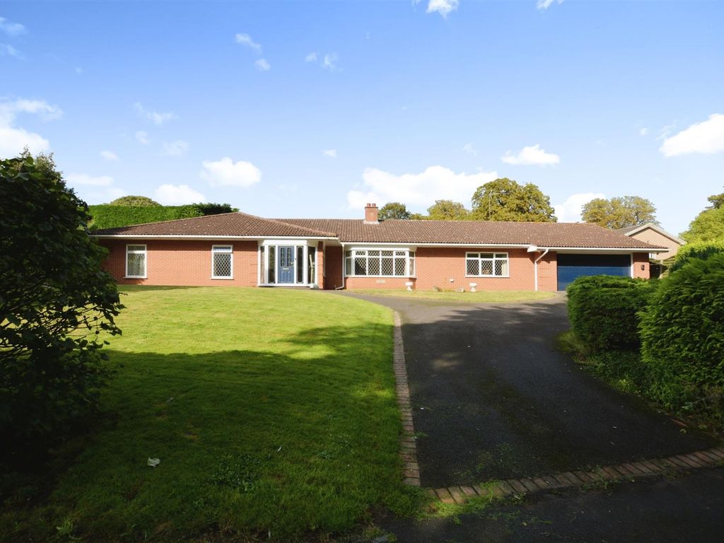 4 bed detached bungalow for sale in Valewood, Bottesford, Scunthorpe