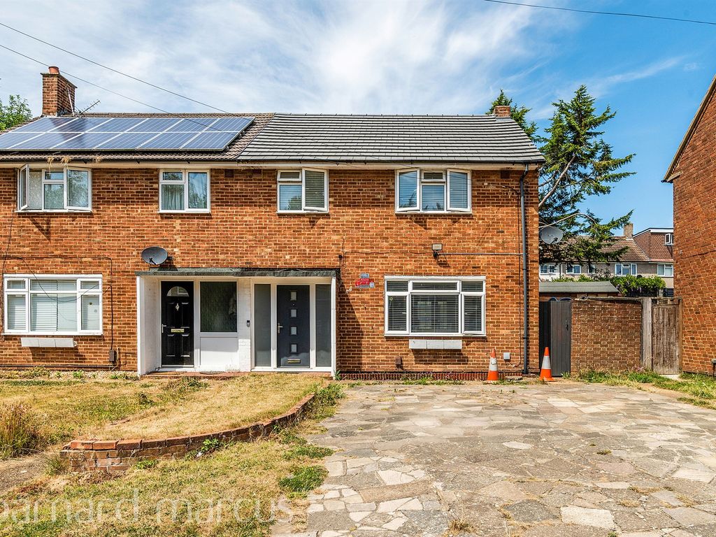 3 bed semidetached house for sale in Bidhams Crescent, Tadworth KT20