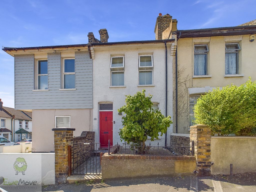 3 bed terraced house for sale in Brompton Lane, Strood, Rochester ME2
