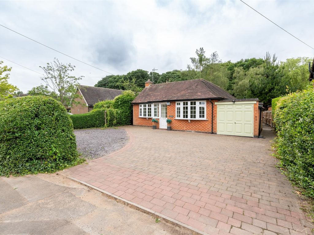 2 bed detached bungalow for sale in Tilehouse Green Lane, Knowle