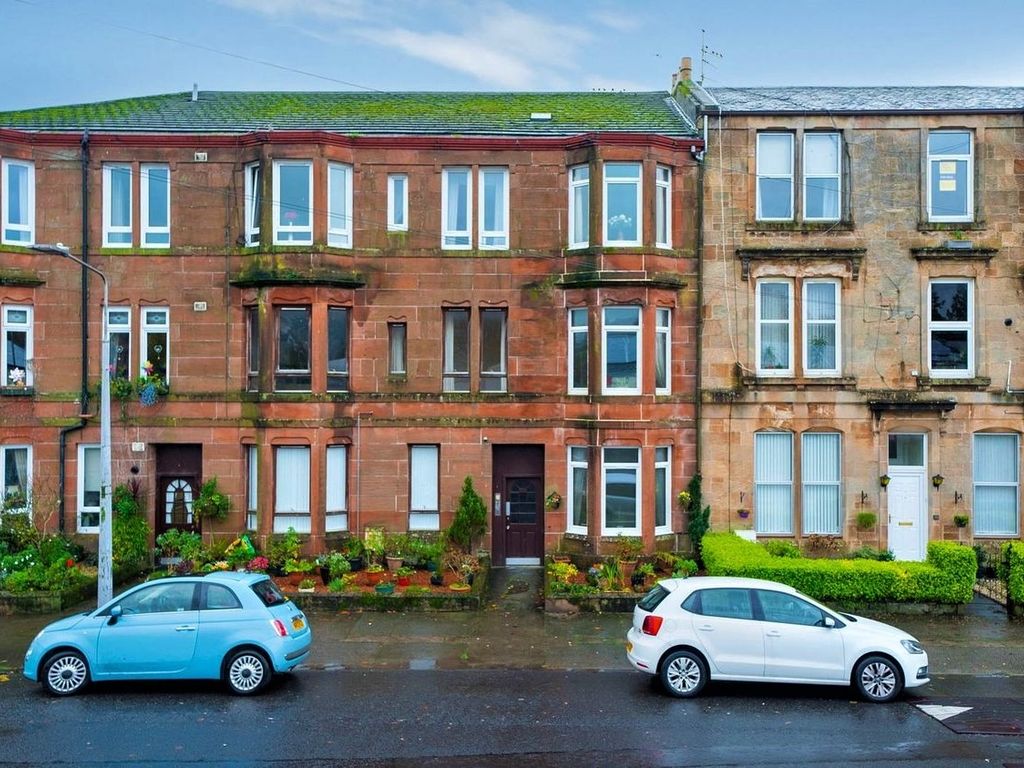 2 bed flat to rent in East Argyle Street, Helensburgh, West