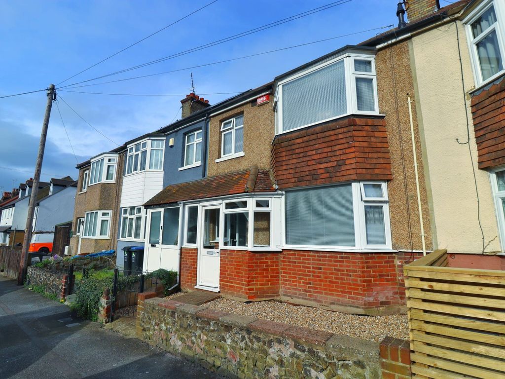 3 bed terraced house for sale in Hastings Avenue, Margate CT9, £250,000