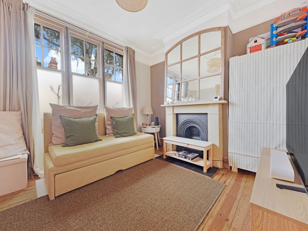 2 bed end terrace house for sale in Morley Avenue, London N22, £525,000