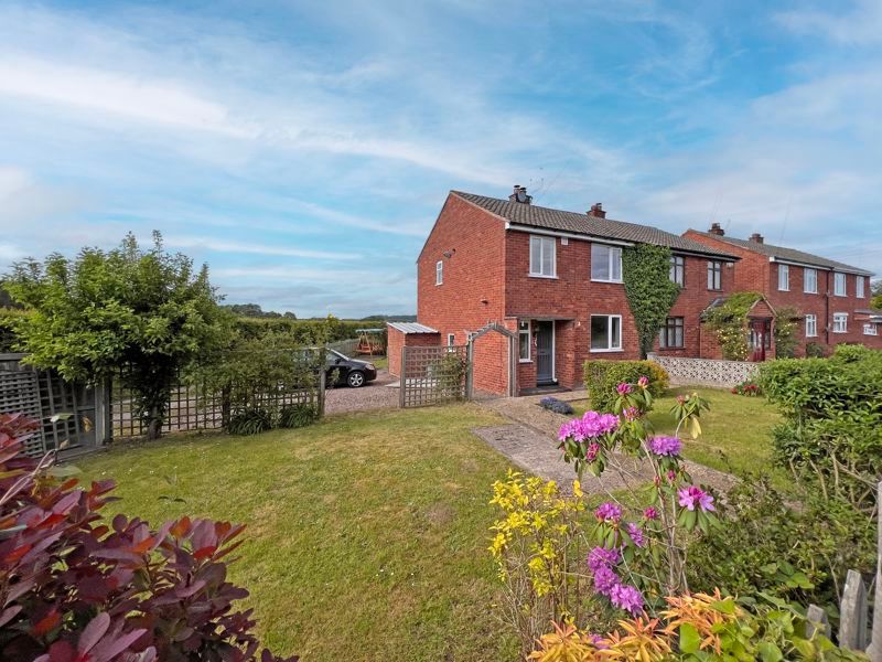 3 bed semidetached house for sale in Lower Eardington