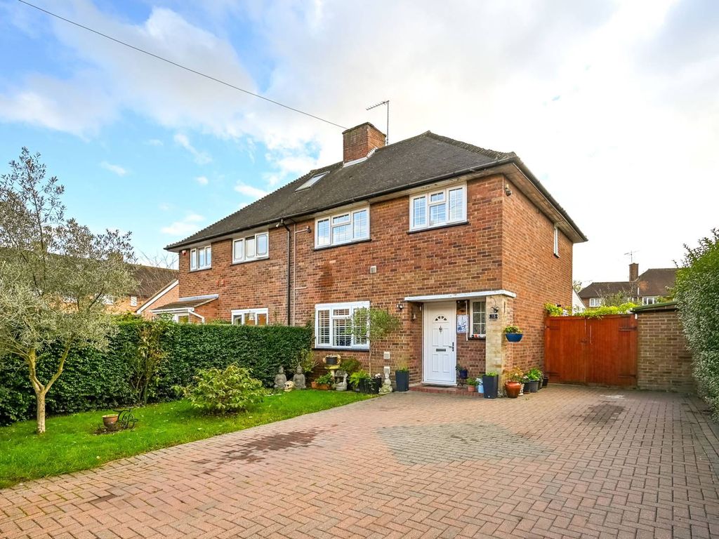 3 bed semidetached house for sale in Finch Drive, Feltham TW14, £