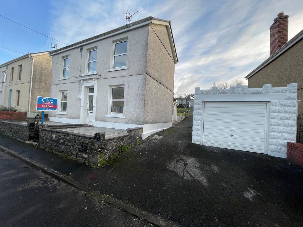 3 bed detached house for sale in Stepney Road, Garnant, Ammanford