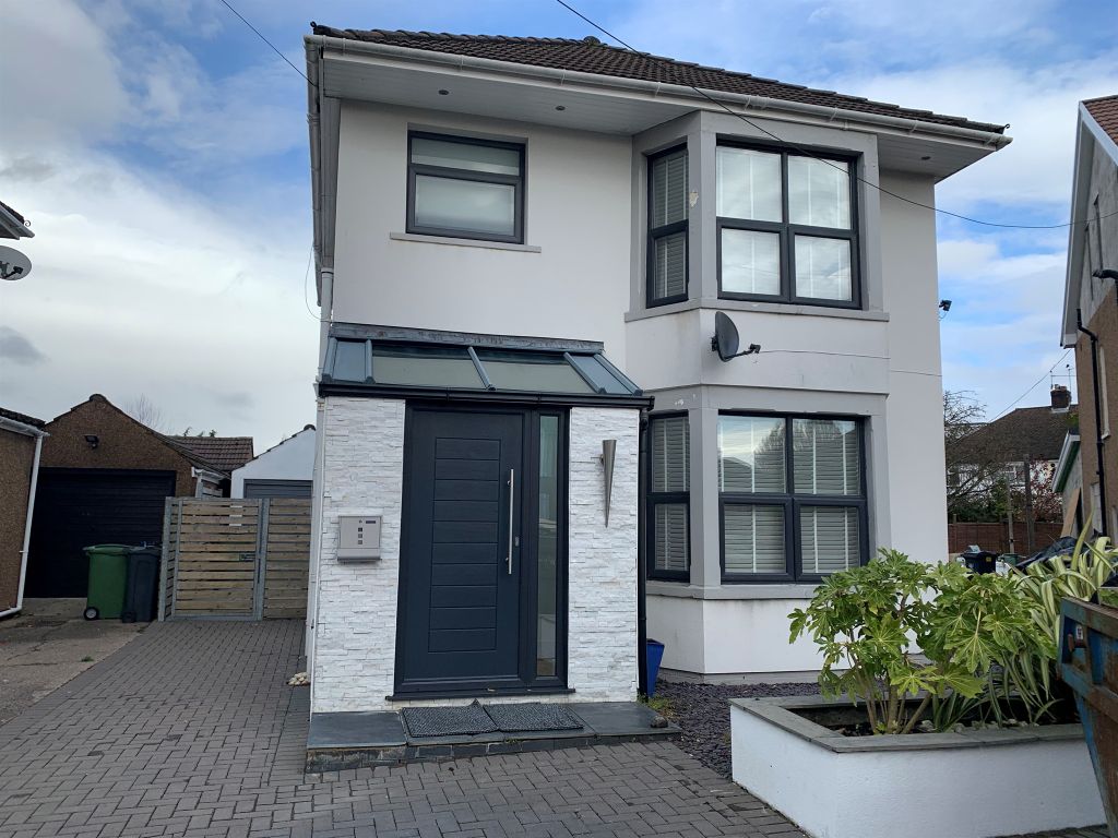 Glas Canol, Cardiff CF14  