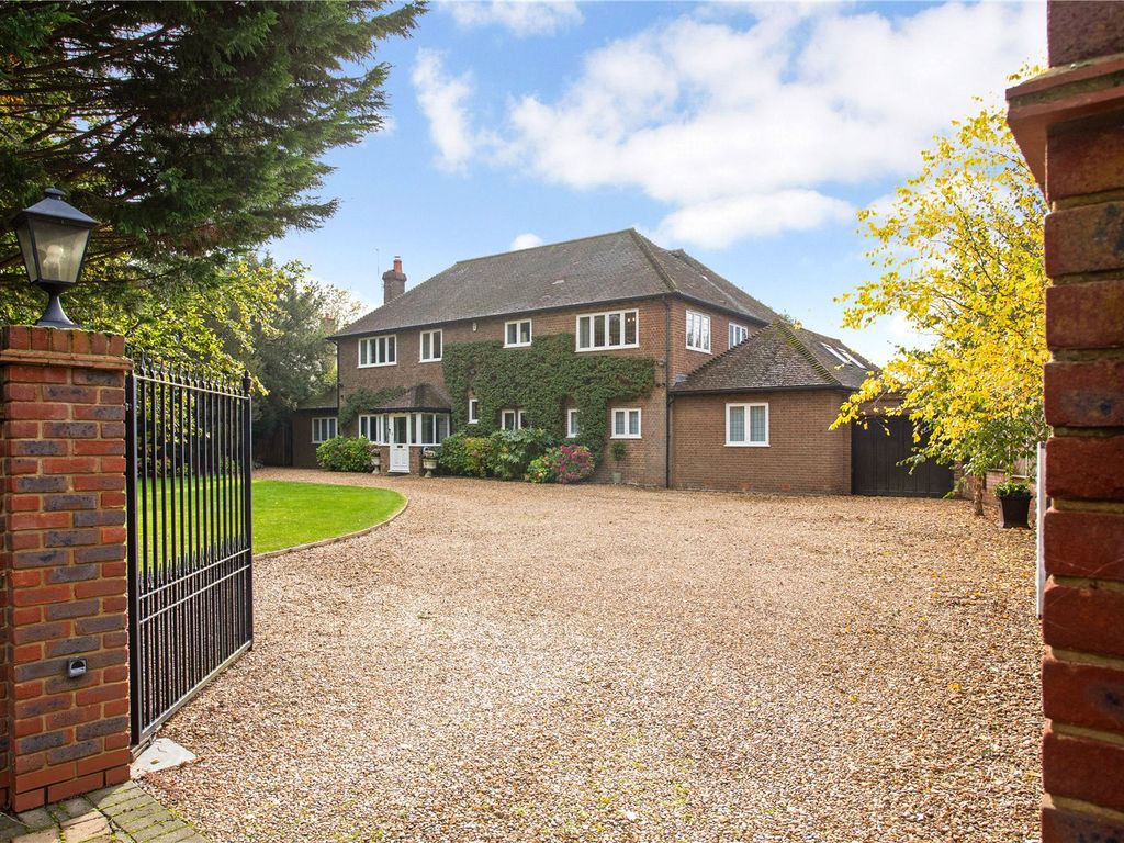 6 bed detached house for sale in Rectory Lane, Stevenage, Hertfordshire