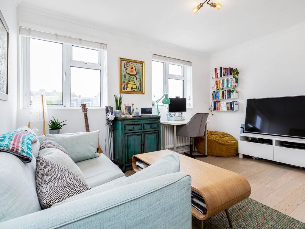 Morgan Court, Battersea High Street, London SW11  