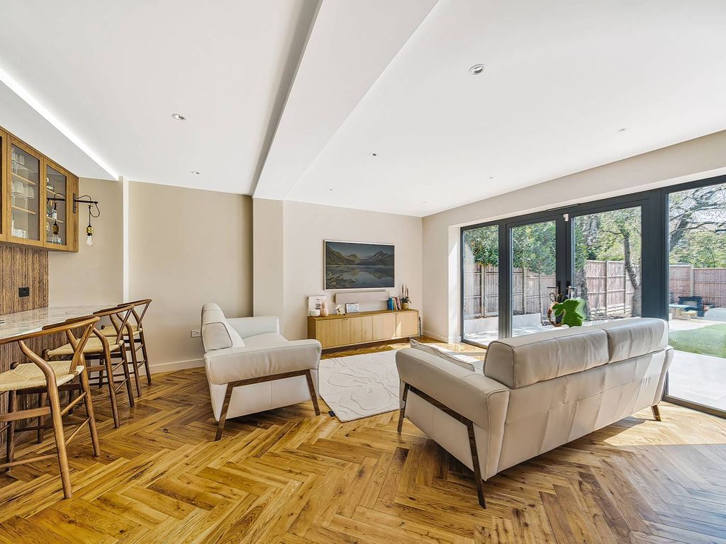 4 bed semidetached house for sale in Weston Drive, Stanmore HA7, £