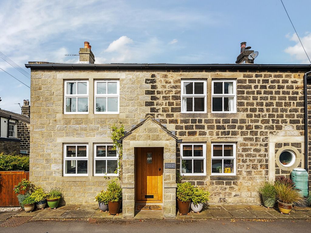 4 bed end terrace house for sale in London Lane, Rawdon, Leeds, West