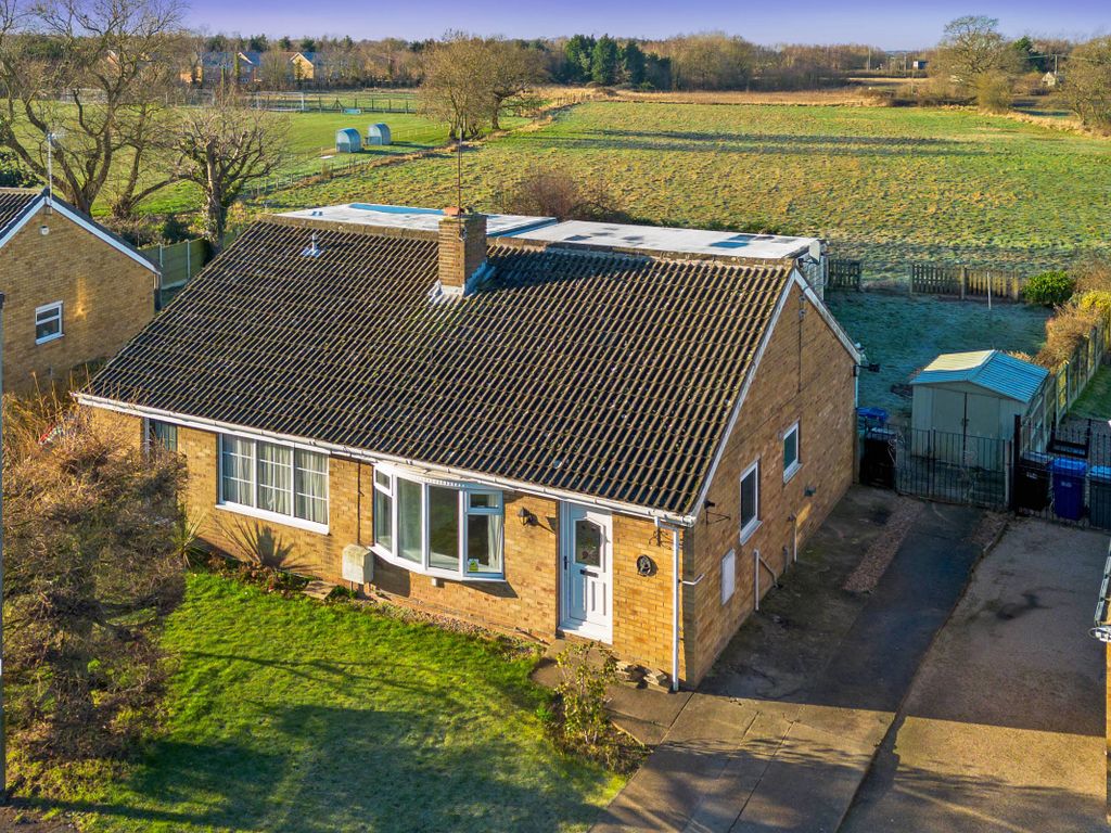 3 bed semidetached house for sale in Dane Avenue, Thorpe Willoughby