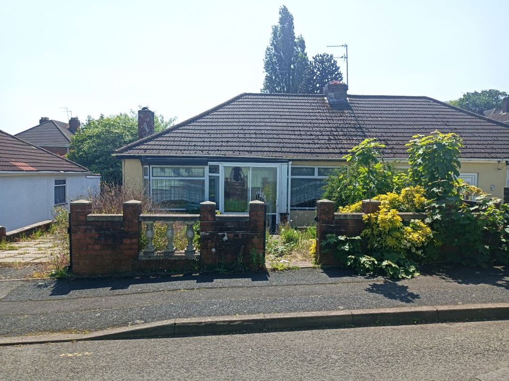 2 bed bungalow for sale in 8 Dock Meadow Drive, Wolverhampton WV4 Zoopla