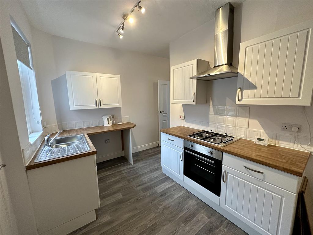 2 bed terraced house to rent in Beaconsfield Street, Darlington DL3, £575 pcm Zoopla