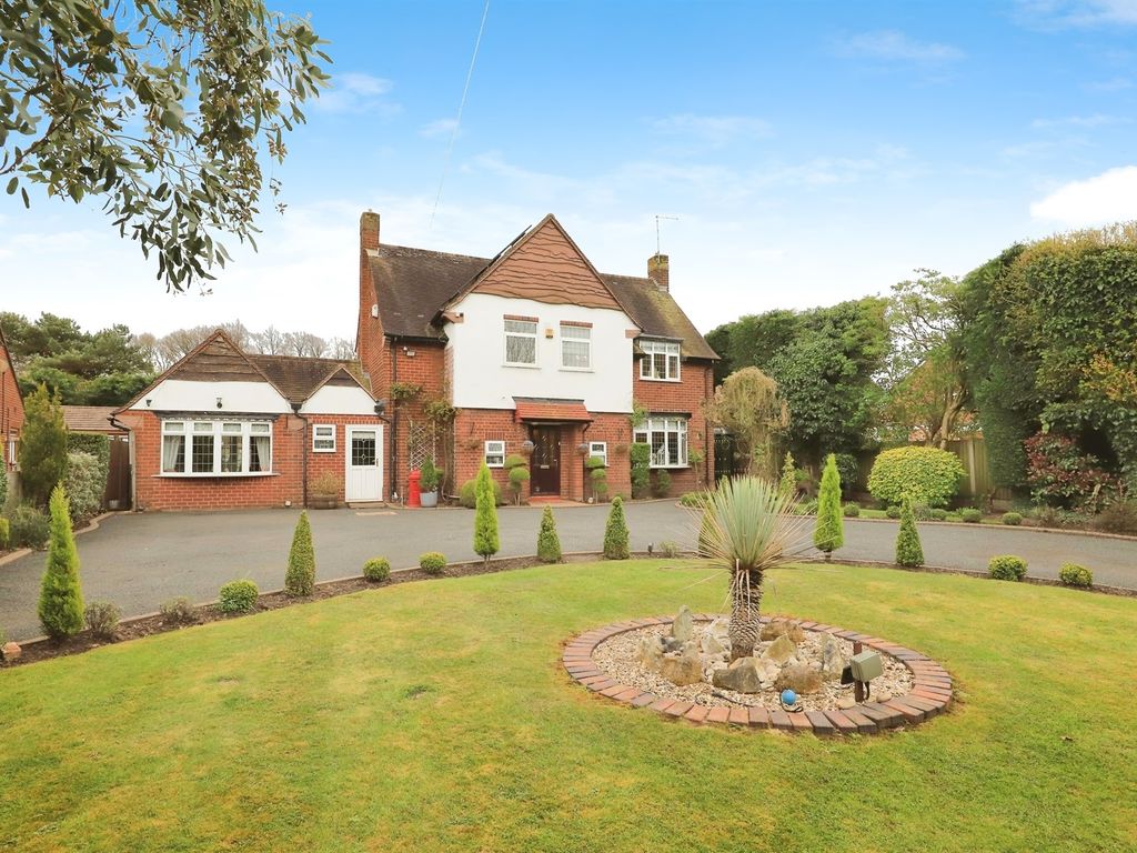4 bed detached house for sale in Hilton Road, Featherstone