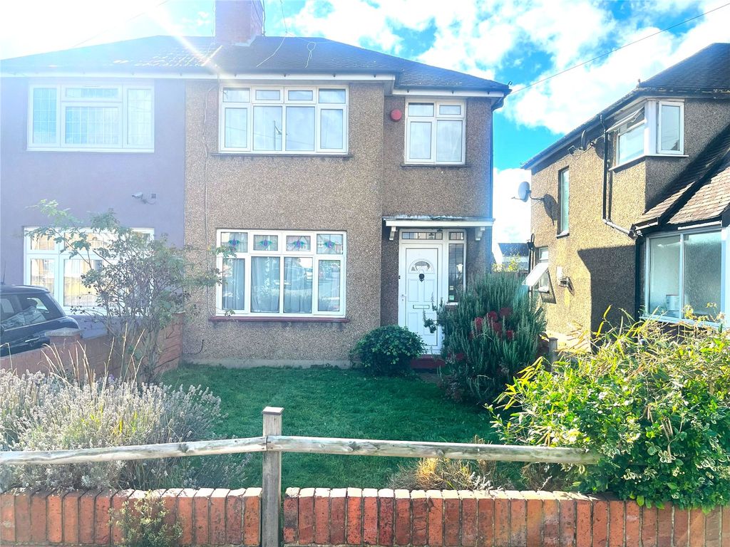 3 bed semidetached house for sale in Crowland Avenue, Hayes, Greater