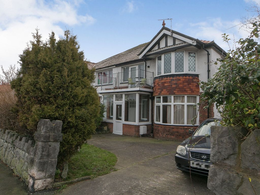 3 bed flat for sale in Glan Y Mor Road, Penrhyn Bay, Llandudno, Conwy