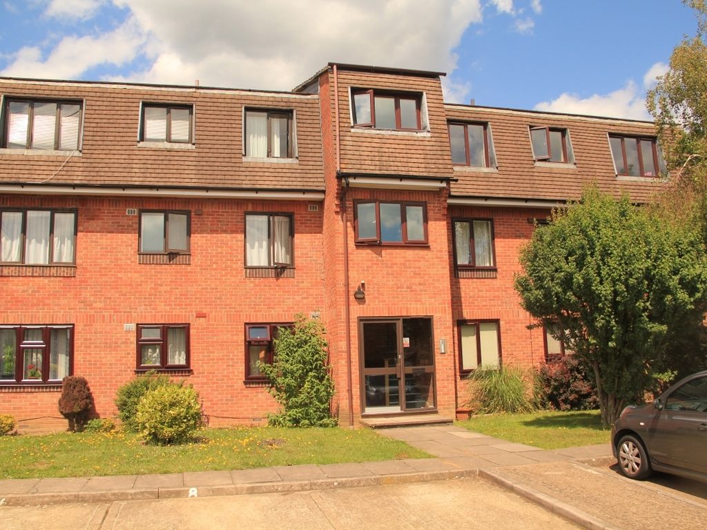 1 bed flat to rent in The Drive, Slough SL3, £1,000 pcm Zoopla
