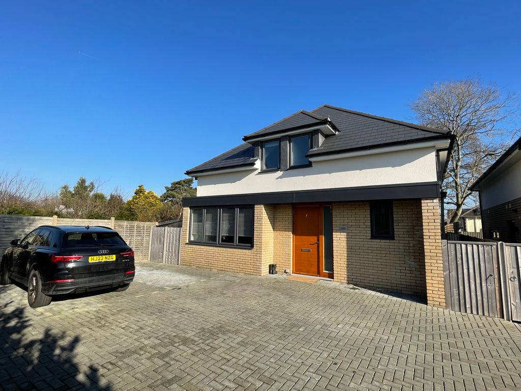 4 bed detached house for sale in Blandford Road, Hamworthy, Poole BH15