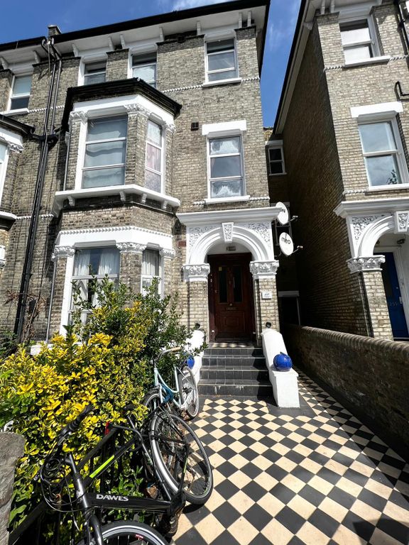 Studio to rent in South Lambeth Road, London SW8, £895 pcm Zoopla