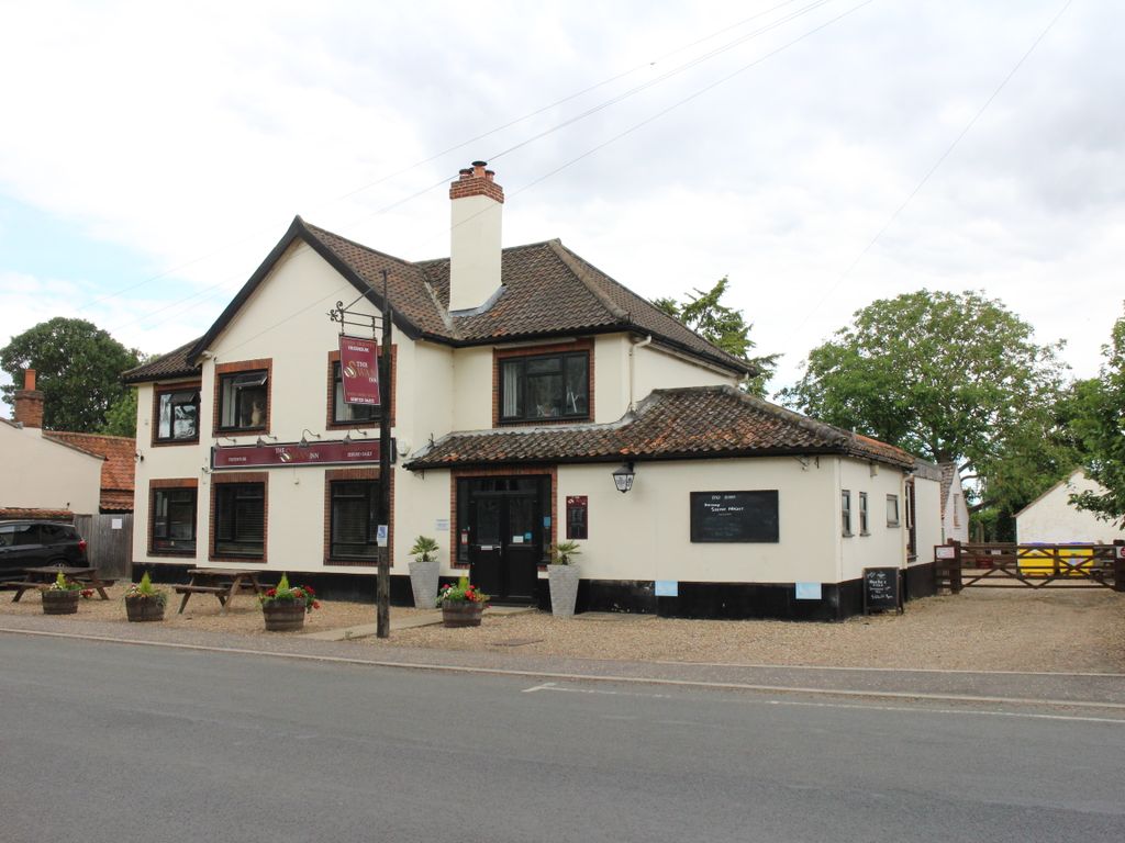 Pub/bar for sale in Dereham Road, Mattishall, Dereham NR20 Zoopla