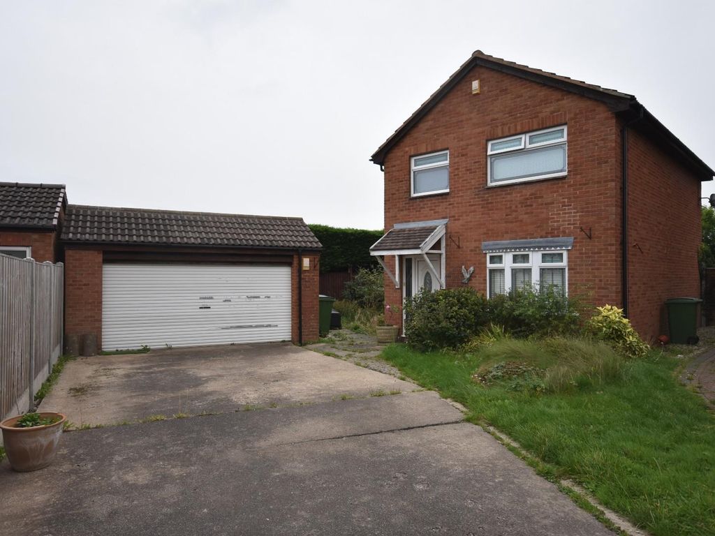 3 bed detached house for sale in Repton Close, Linacre Woods
