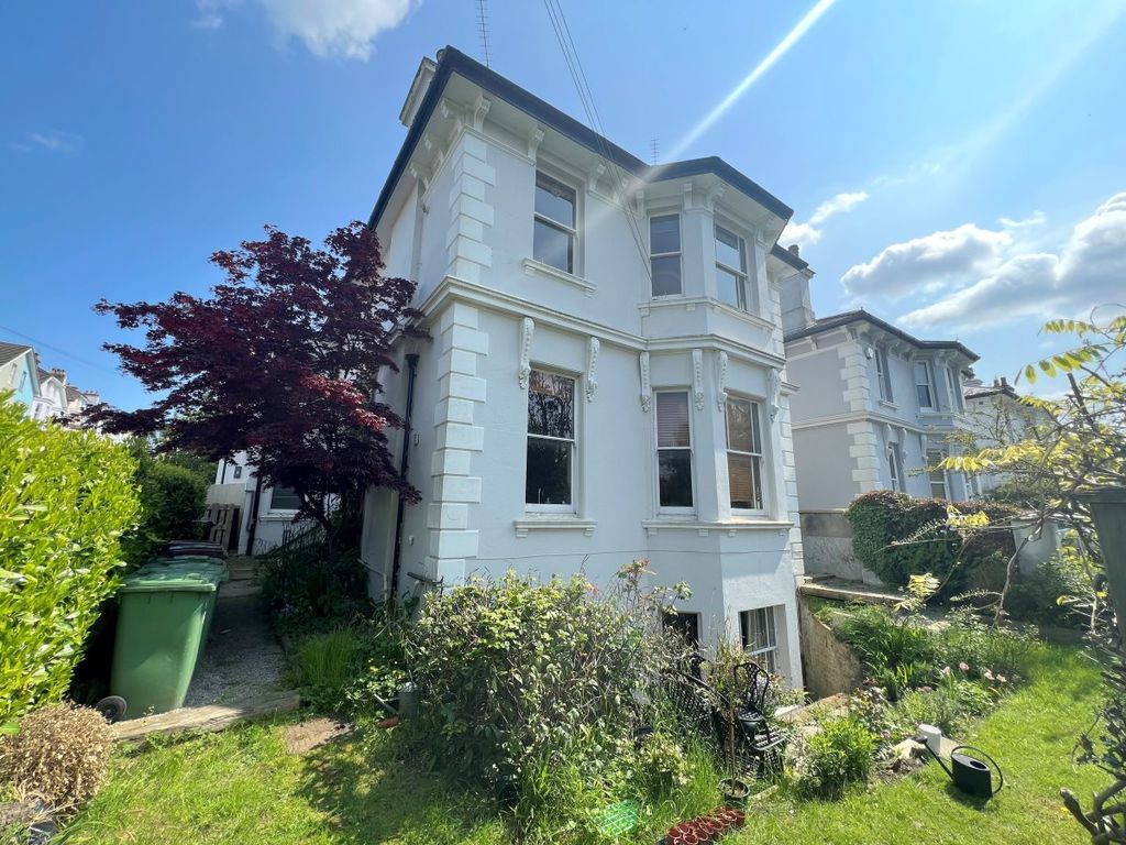 2 bed flat to rent in Prospect Road, Tunbridge Wells TN2 Zoopla