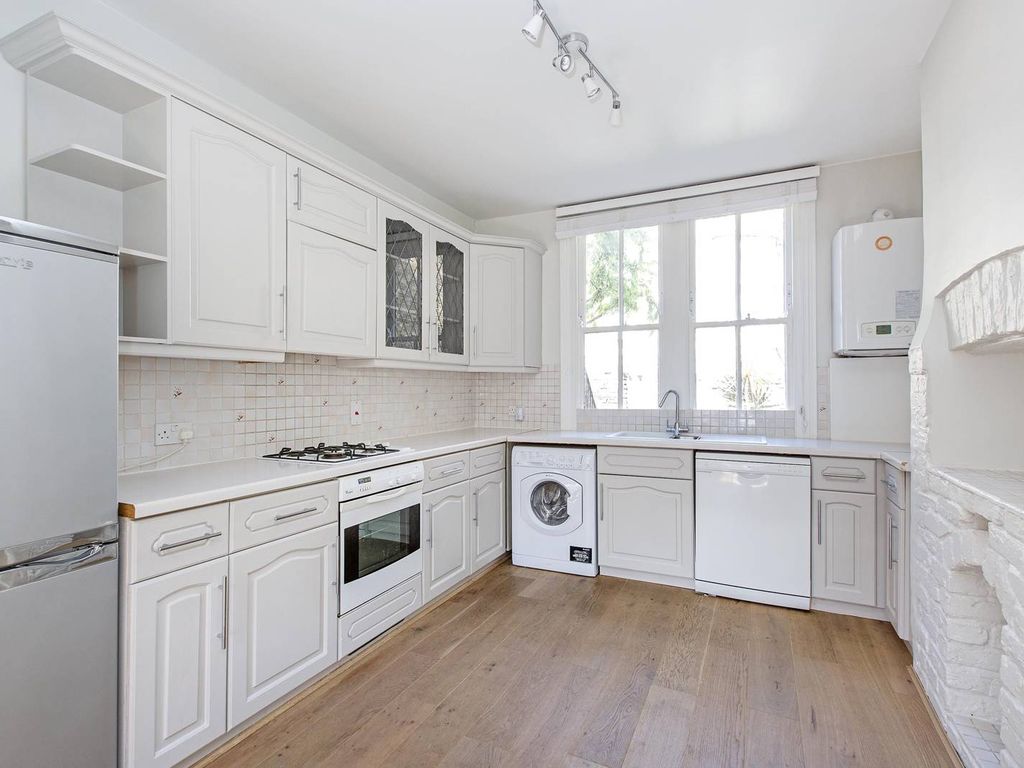2 bed flat to rent in Ingelow Road, Battersea, London SW8 Zoopla