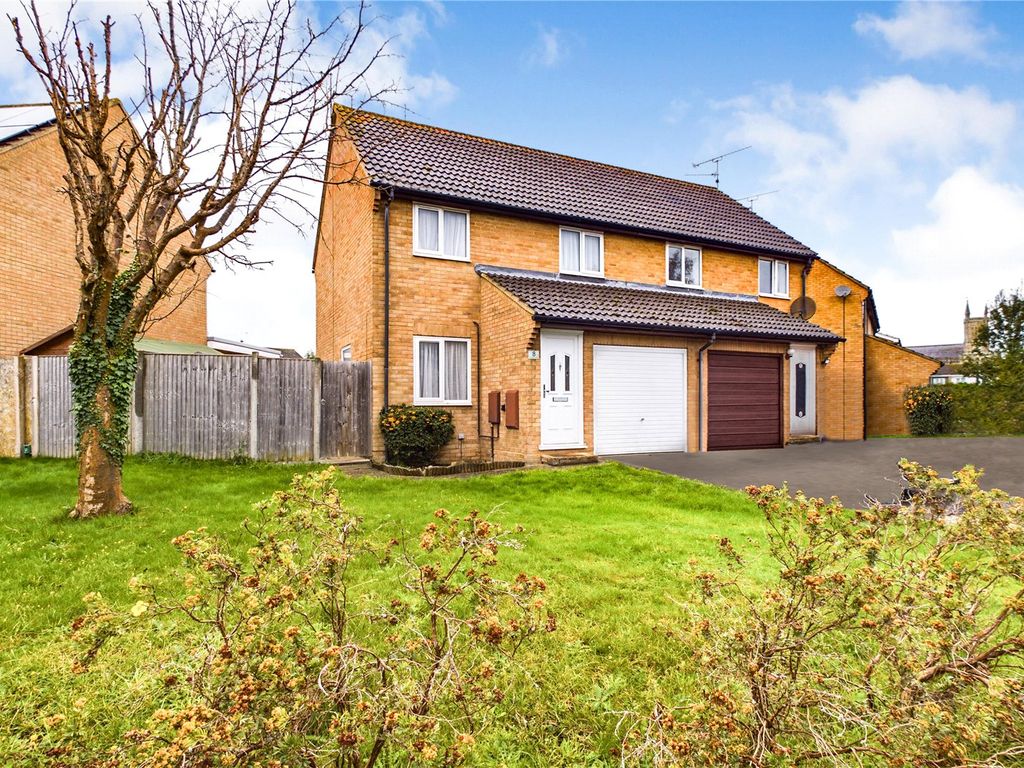 3 bed semidetached house for sale in Mulberry Way, Theale, Reading