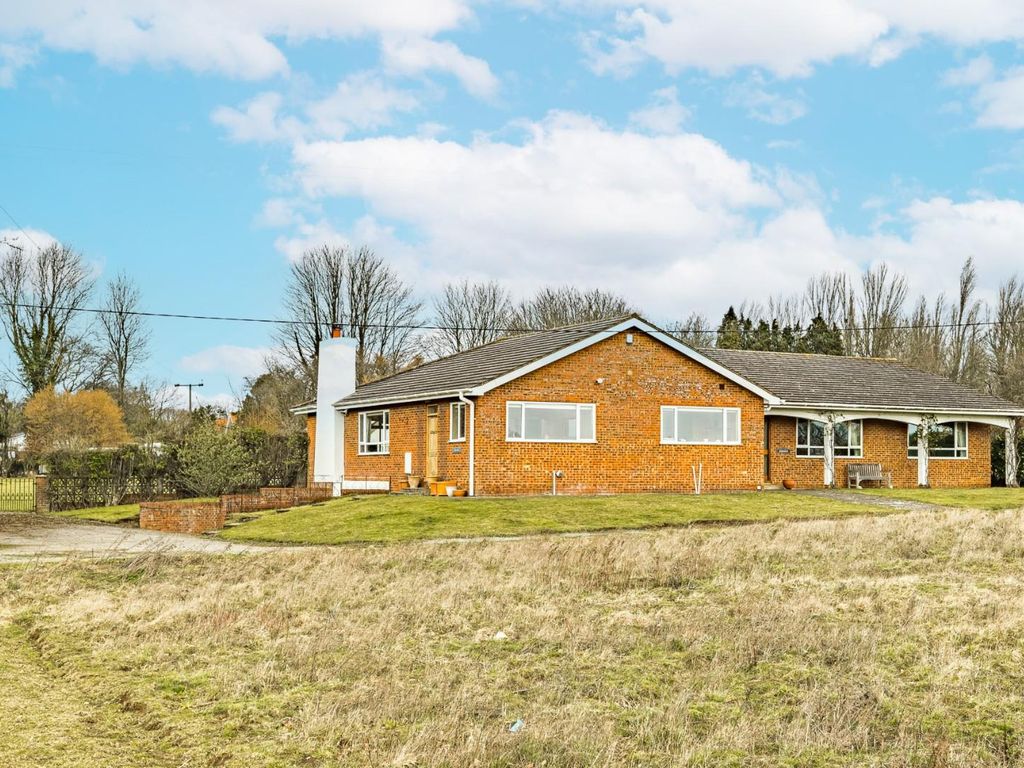 4 bed detached bungalow for sale in Canfield Road, Takeley,