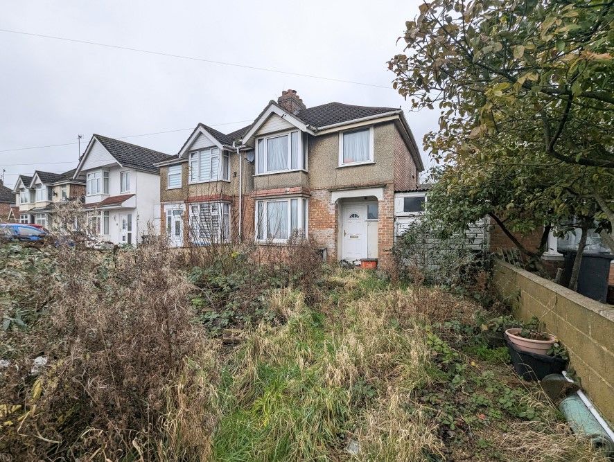 3 bed semidetached house for sale in 44 Stratton Road, Swindon