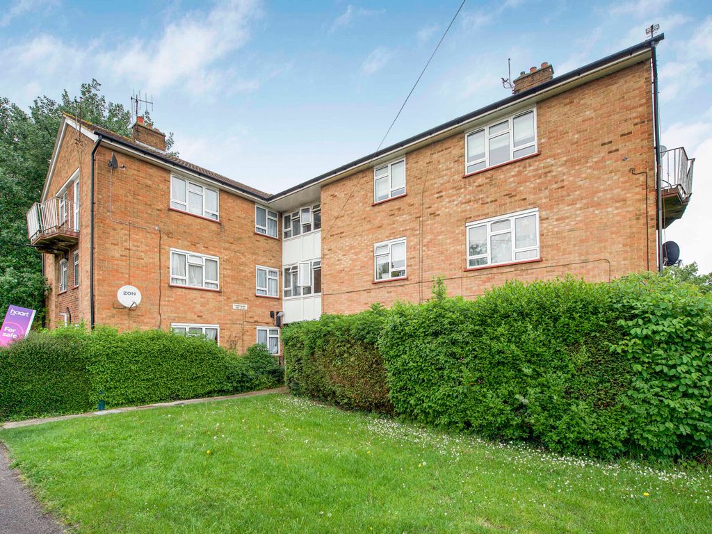 2 bed flat for sale in Corwell Gardens, Hillingdon, Middlesex UB8 Zoopla