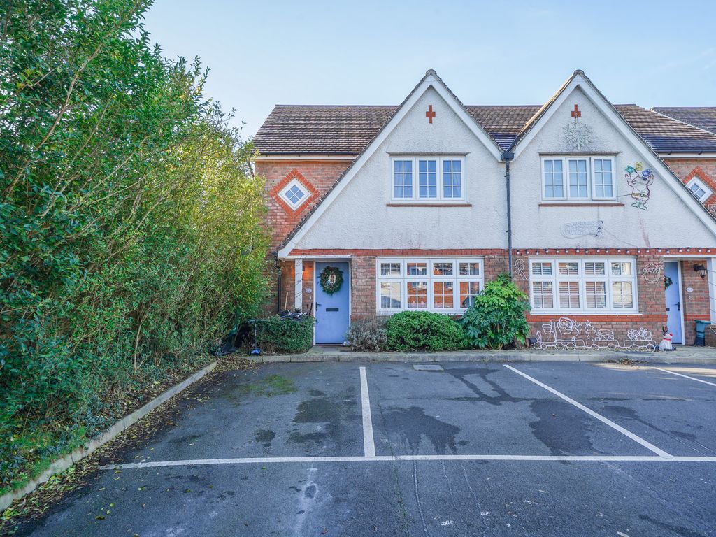 3 bed semidetached house for sale in Parc Llwyn Celyn, St. Clears