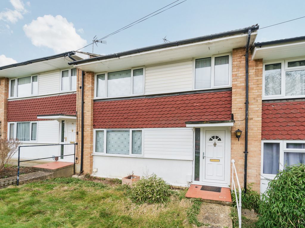3 bed terraced house for sale in Arbutus Road, Redhill, Surrey RH1, £
