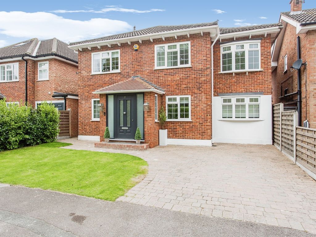 4 bed detached house for sale in Salmonds Grove, Ingrave, Brentwood