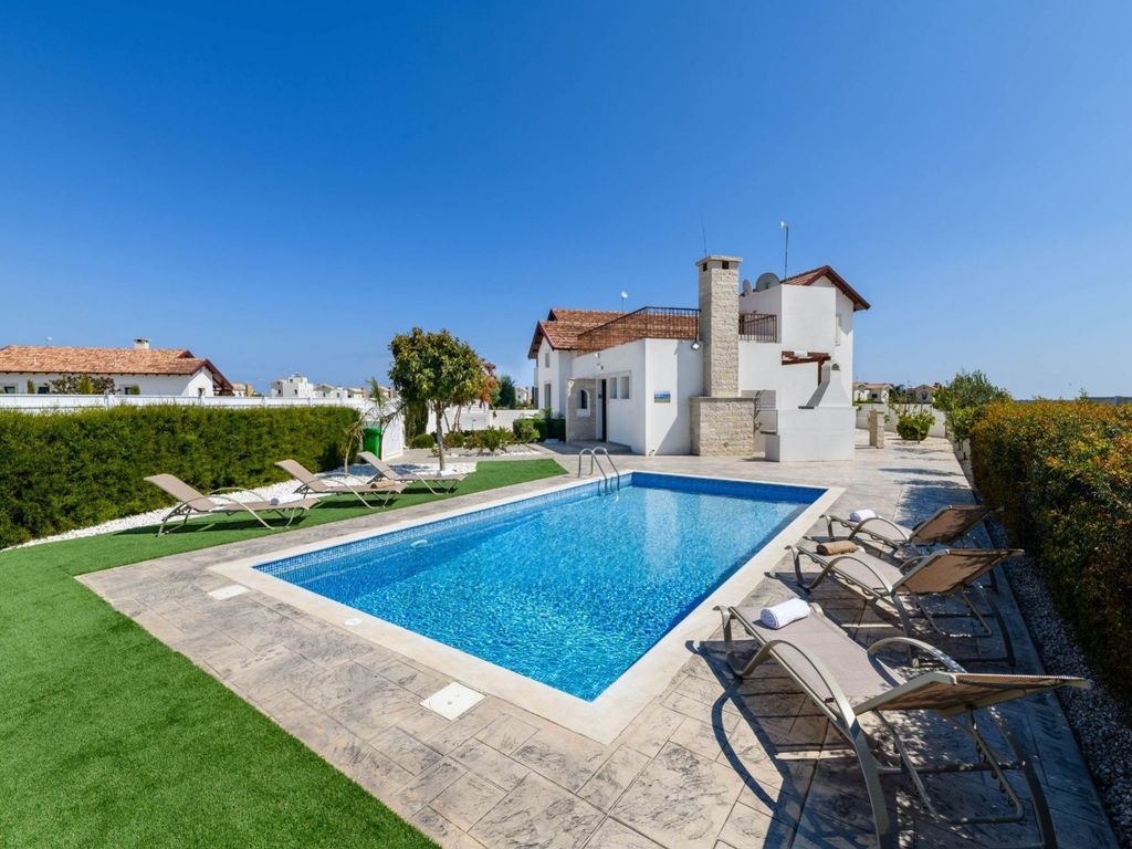 4 bed villa for sale in Sotira, Cyprus, £504,586 Zoopla