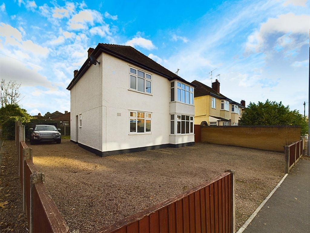 4 bed detached house for sale in Martley Road, Worcester