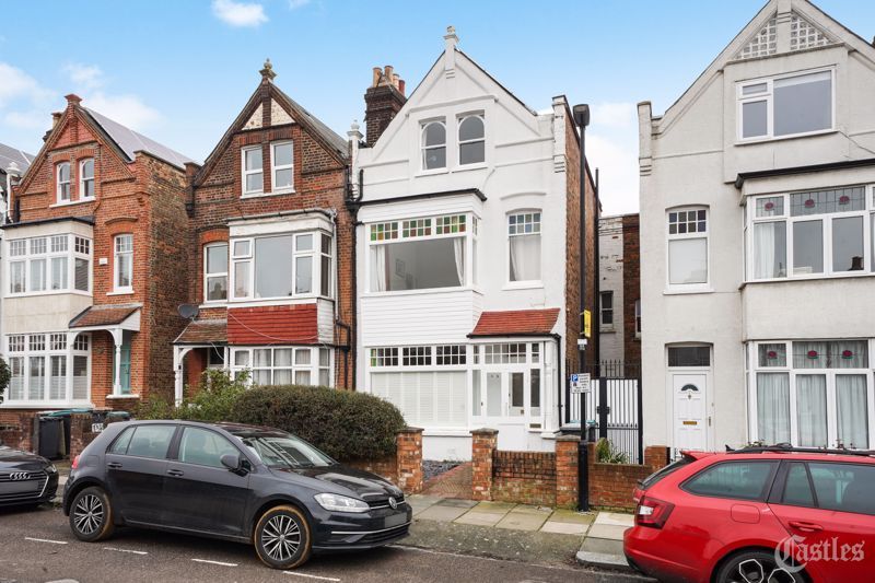 4 bed semidetached house for sale in Barrington Road, London N8, £