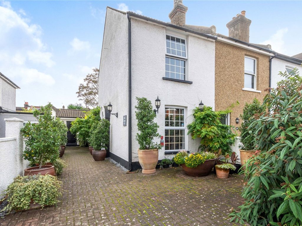 2 bed end terrace house for sale in Walpole Road, Bromley, Kent BR2