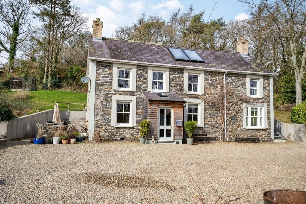 4 bed farmhouse for sale in Pengraig, Rhydlewis, Llandysul, Ceredigion