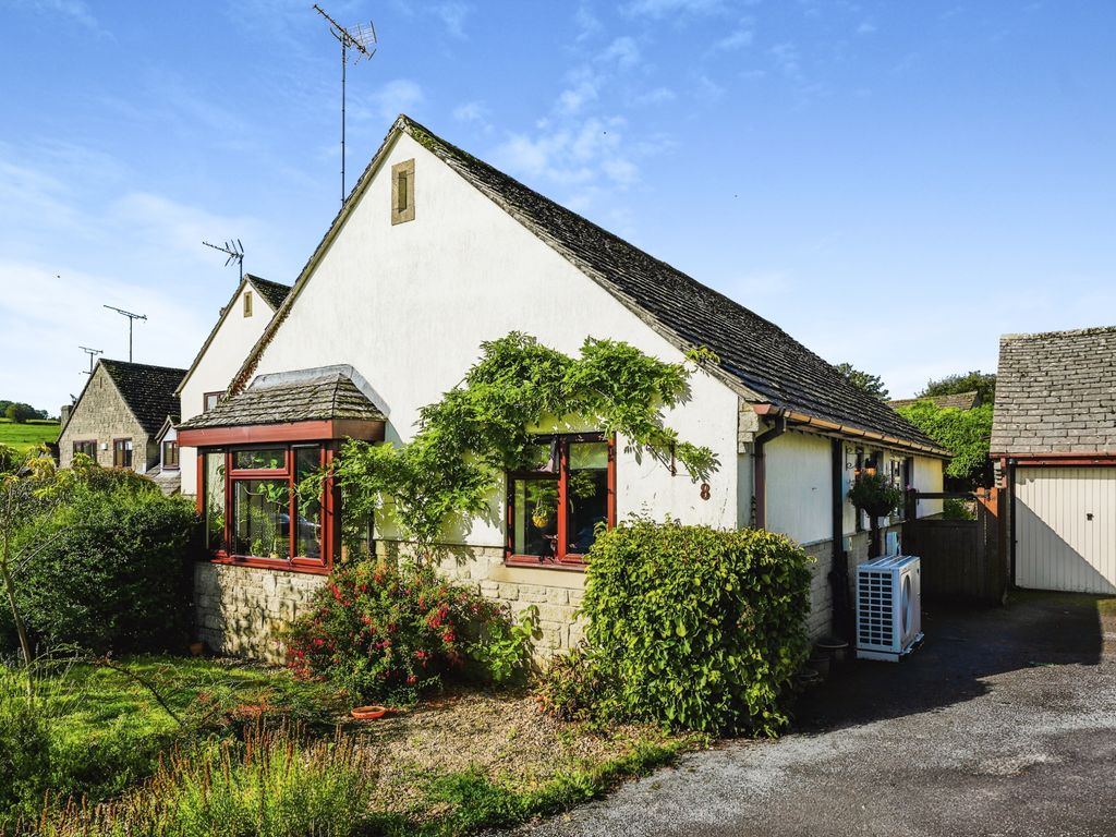 3 bed bungalow for sale in Crail View, Northleach, Cheltenham GL54, £