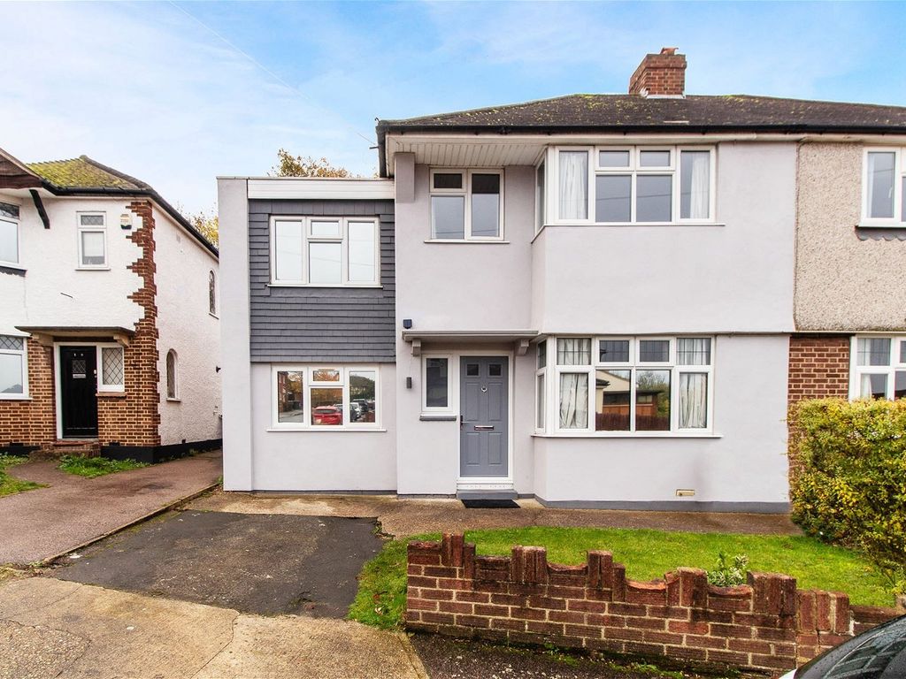 5 bed semidetached house for sale in East Hill Drive, Dartford DA1, £