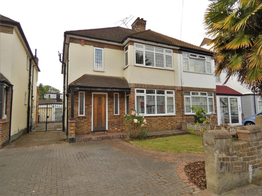 3 bed property to rent in Grange Road, Gravesend DA11 Zoopla
