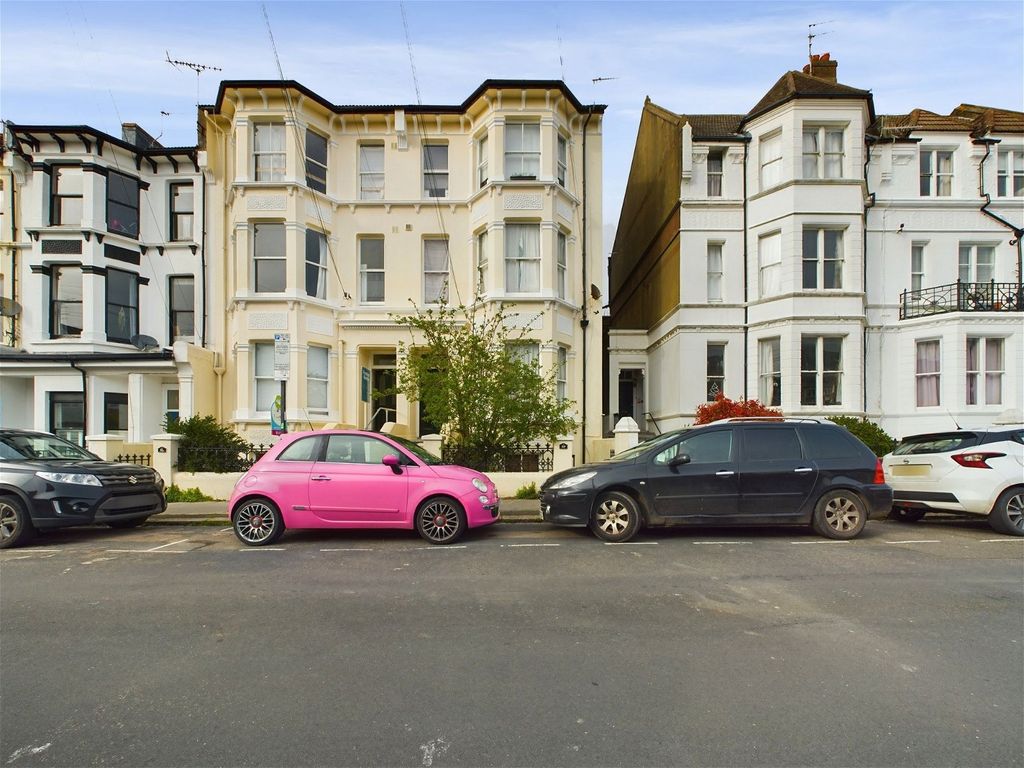 Studio to rent in Lorna Road, Hove BN3, £800 pcm Zoopla