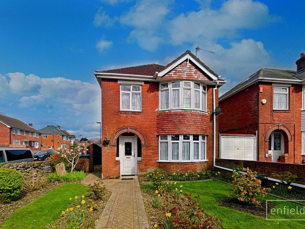 3 bed detached house for sale in Spring Road, Southampton SO19, £