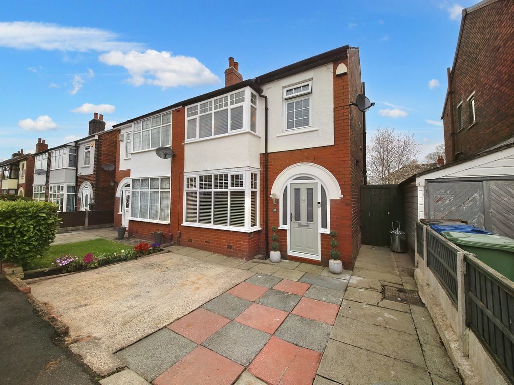 3 bed semidetached house for sale in Thirlmere Avenue, Standish, Wigan