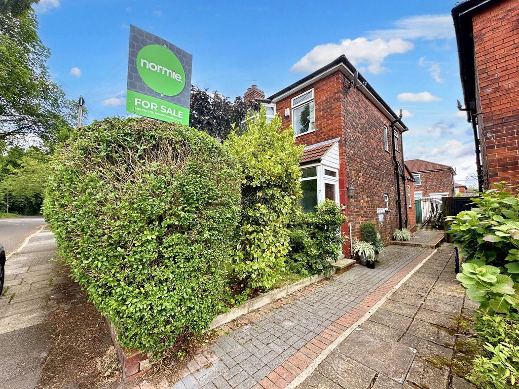 3 bed semidetached house for sale in Lime Avenue, Whitefield M45, £