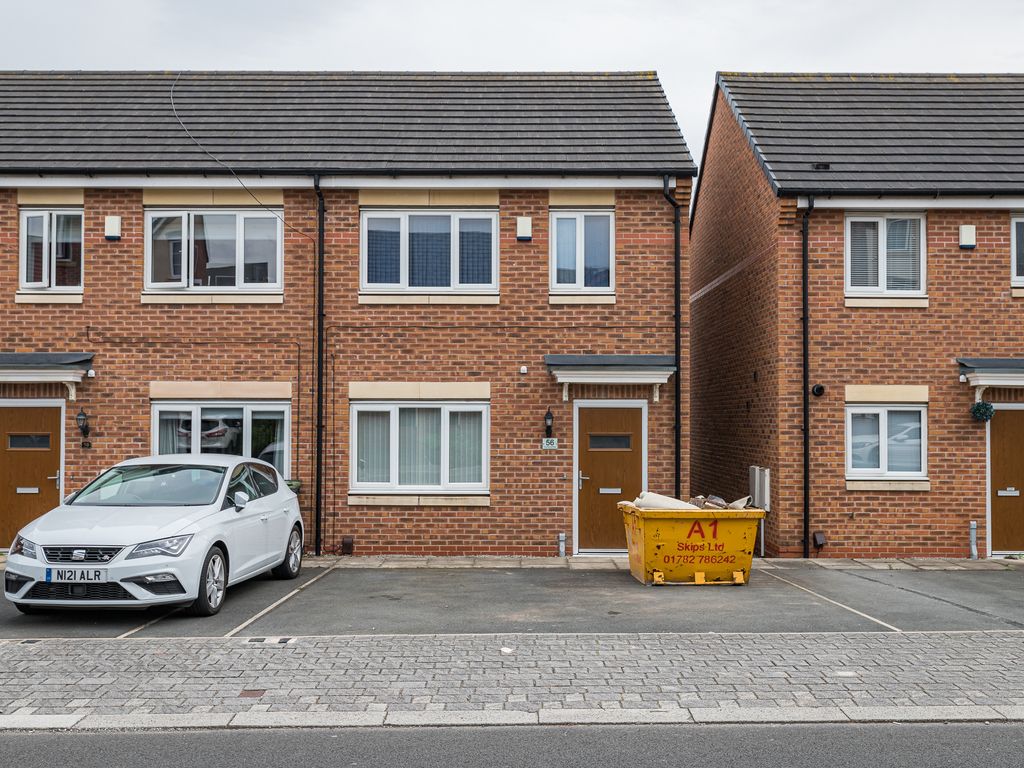 2 bed town house to rent in Commercial Road, Hanley, StokeOnTrent ST1