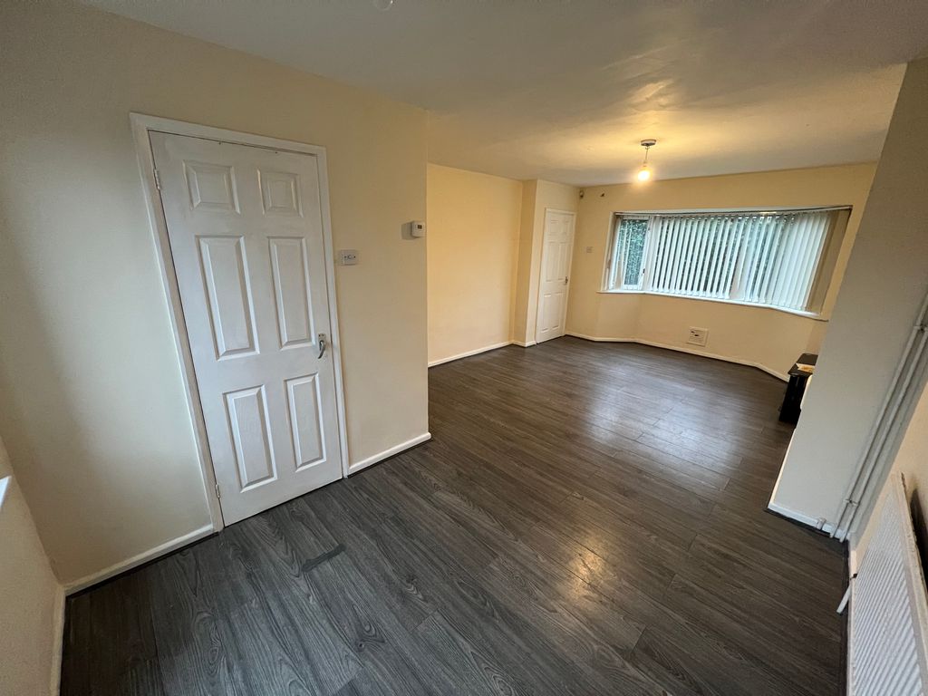 2 bed semidetached house to rent in Kings Drive, Leicester LE3, £900