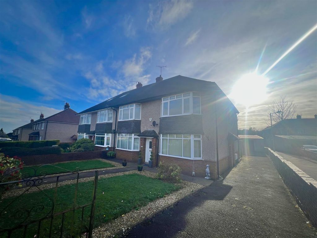 2 bed flat for sale in Hendy Close, Sketty, Swansea SA2, £205,000 Zoopla